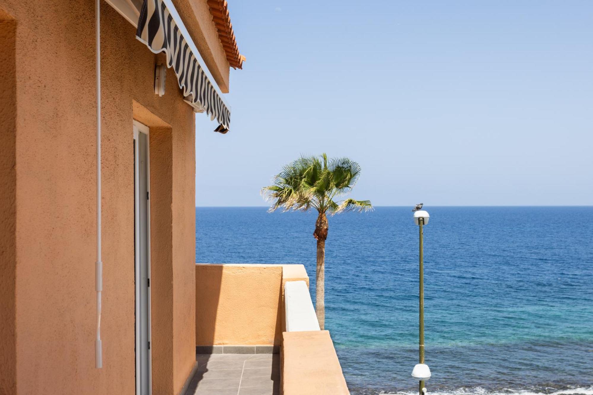 Home2Book Stunning Sea Front Caletillas, Pool Канделарія Екстер'єр фото